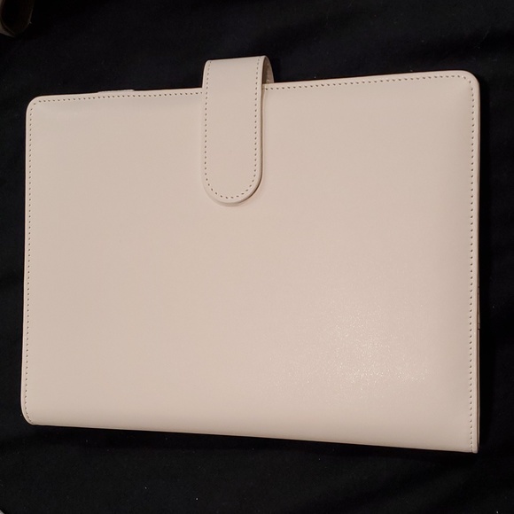 White A5 Binder and 12 Pvc Envelopes - Picture 1 of 4